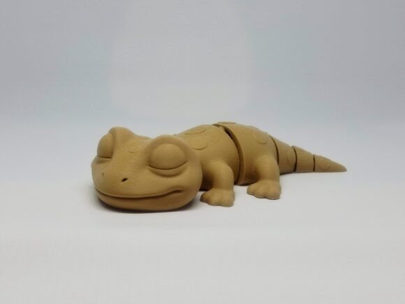Cute Articulated Gecko Toy Model