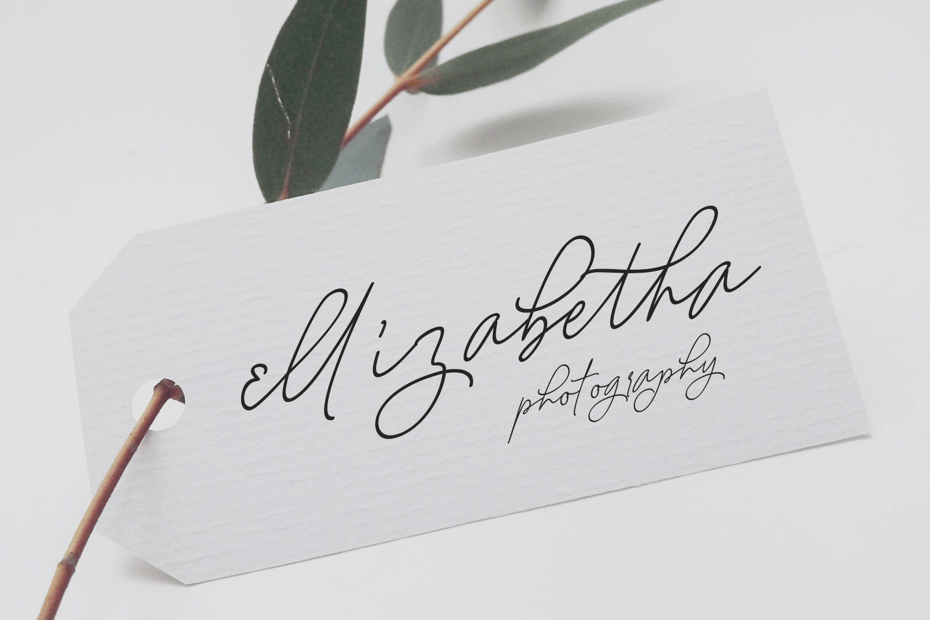 August Lengking Duo Font preview 5